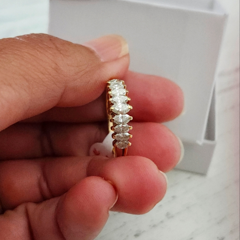 Elegant Gold Women's Ring